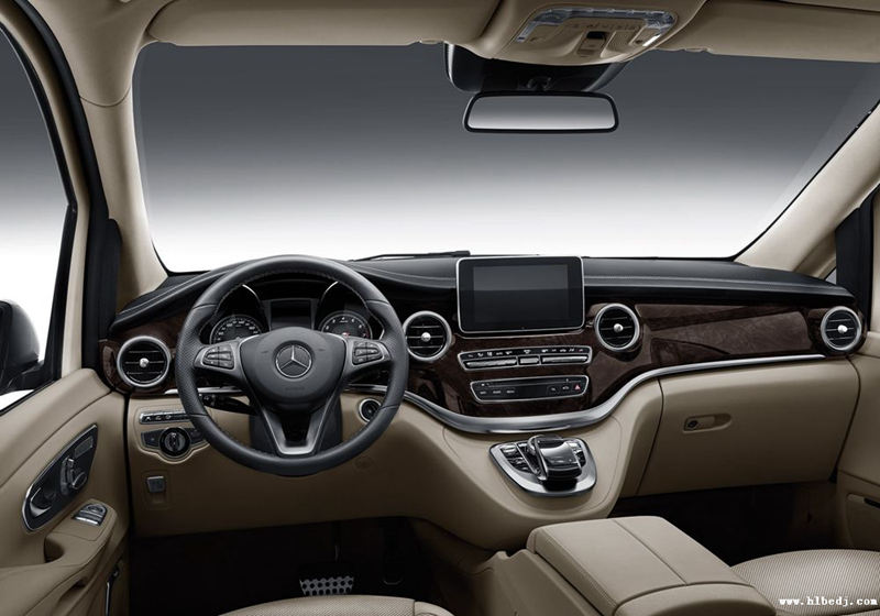 奔馳商務(wù)車(chē)內(nèi)飾1.jpg